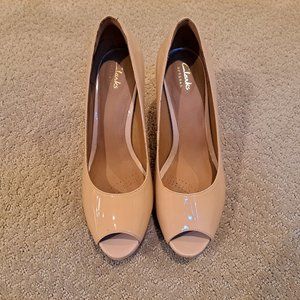 Clarks Delsie Britta Platform Peep Toe Pump Womens Size 8-1/2 M